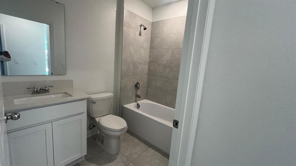 For Rent: $2,200 (3 beds, 2 baths, 1432 Square Feet)