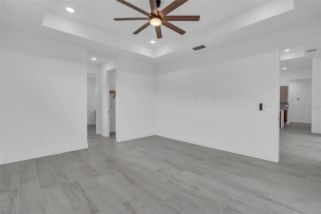 В аренду: $3,200 (4 спален, 2 ванн, 1905 Квадратных фут)