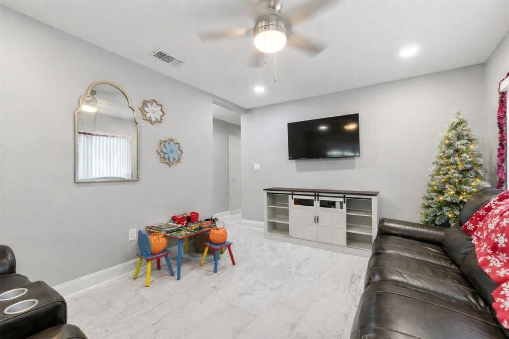 For Sale: $314,900 (3 beds, 2 baths, 1477 Square Feet)