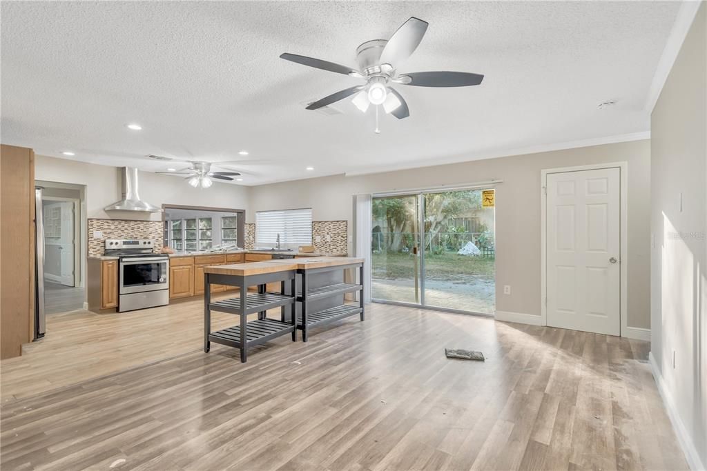 For Sale: $315,000 (3 beds, 2 baths, 1771 Square Feet)