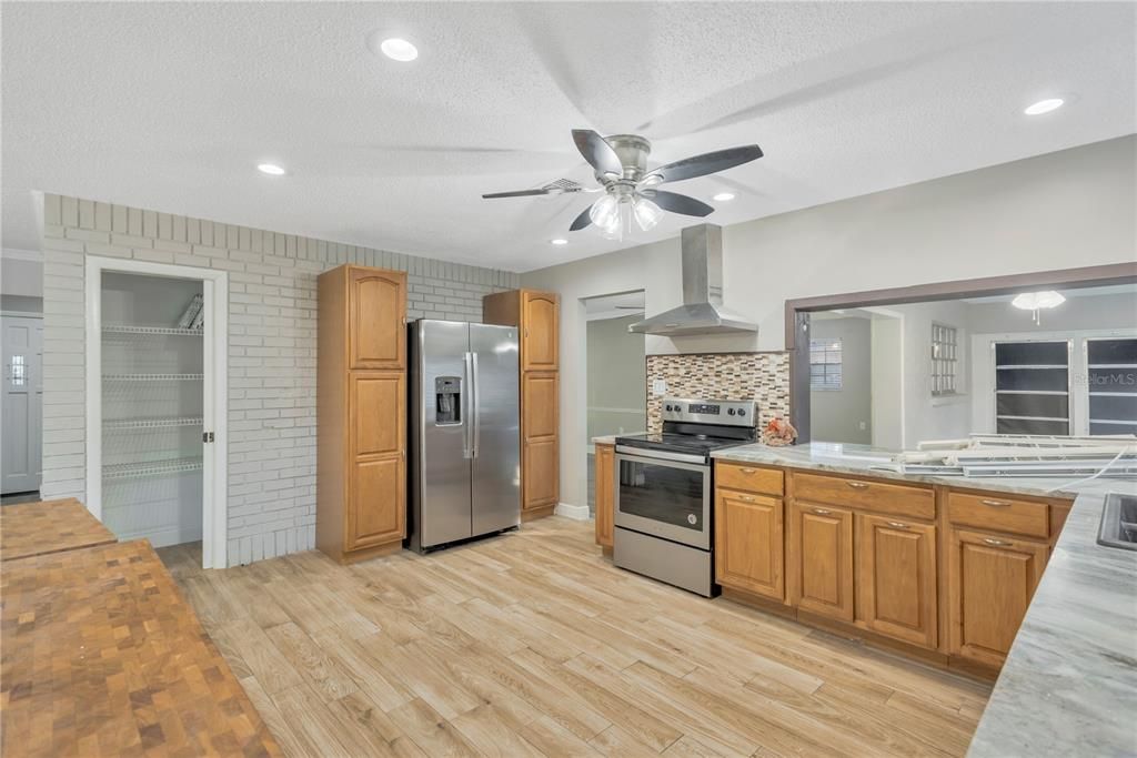 For Sale: $315,000 (3 beds, 2 baths, 1771 Square Feet)