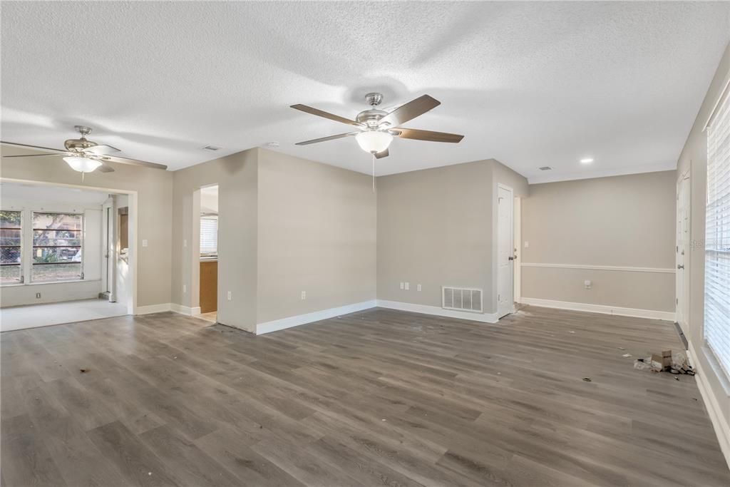 For Sale: $315,000 (3 beds, 2 baths, 1771 Square Feet)