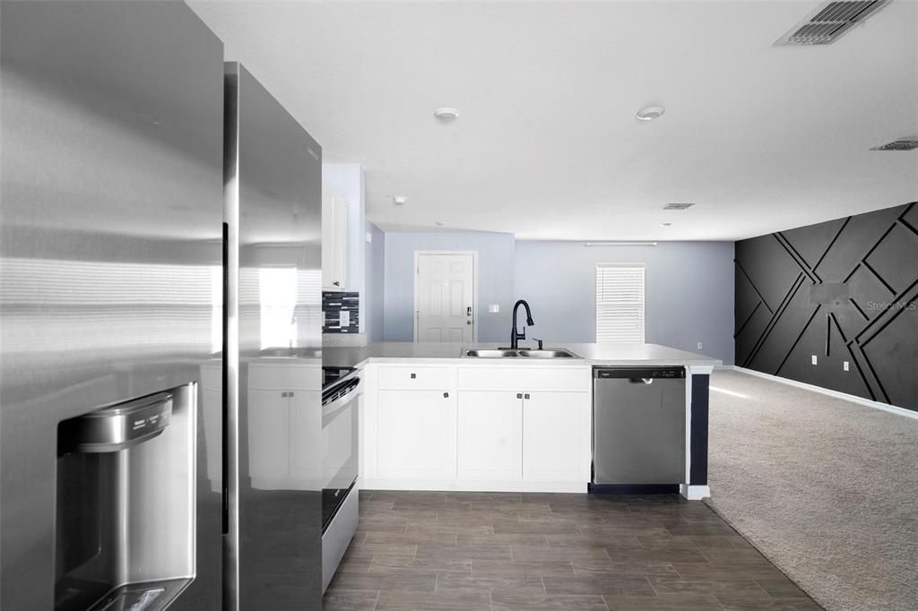 For Sale: $269,000 (2 beds, 2 baths, 1240 Square Feet)