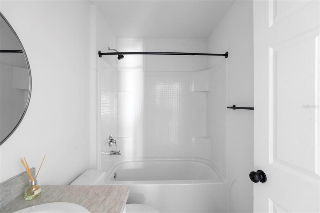 For Sale: $269,000 (2 beds, 2 baths, 1240 Square Feet)