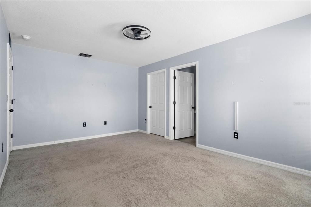 For Sale: $269,000 (2 beds, 2 baths, 1240 Square Feet)