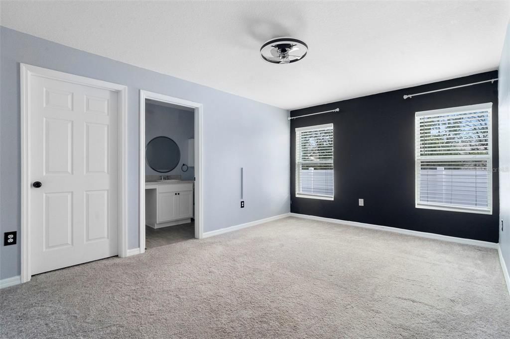 For Sale: $269,000 (2 beds, 2 baths, 1240 Square Feet)