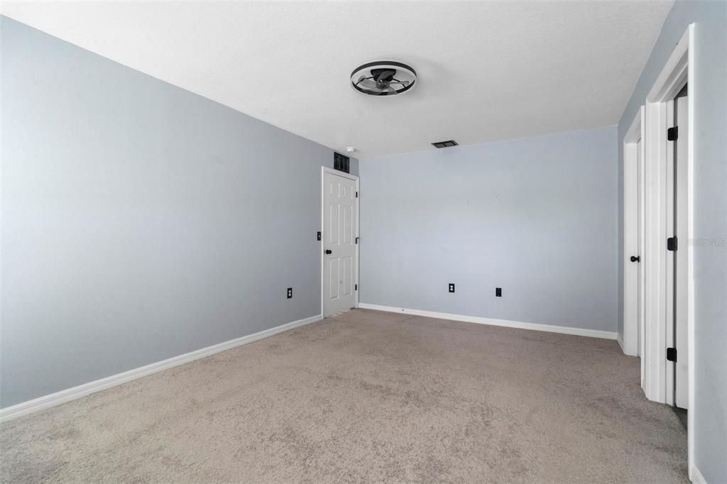 For Sale: $269,000 (2 beds, 2 baths, 1240 Square Feet)