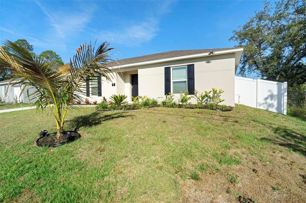 For Sale: $269,000 (2 beds, 2 baths, 1240 Square Feet)