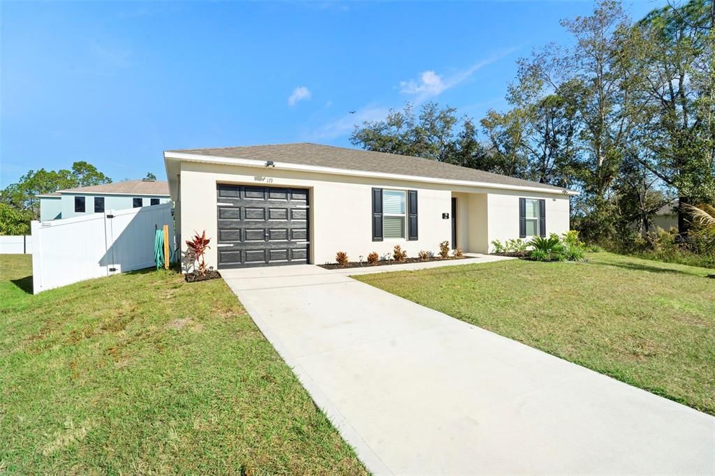 For Sale: $269,000 (2 beds, 2 baths, 1240 Square Feet)