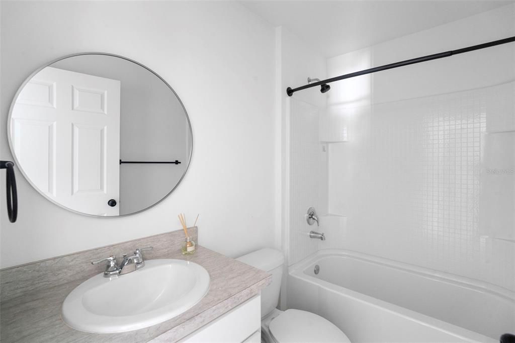 For Sale: $269,000 (2 beds, 2 baths, 1240 Square Feet)