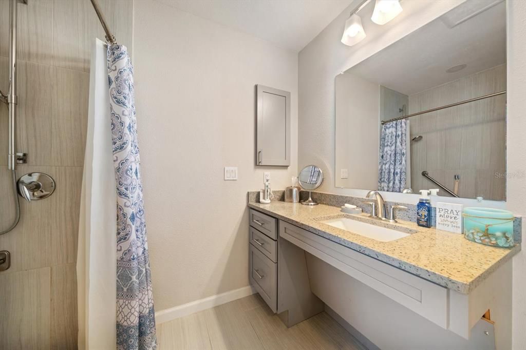 For Sale: $450,000 (3 beds, 2 baths, 1563 Square Feet)