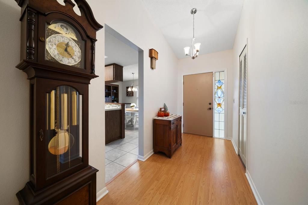 For Sale: $450,000 (3 beds, 2 baths, 1563 Square Feet)