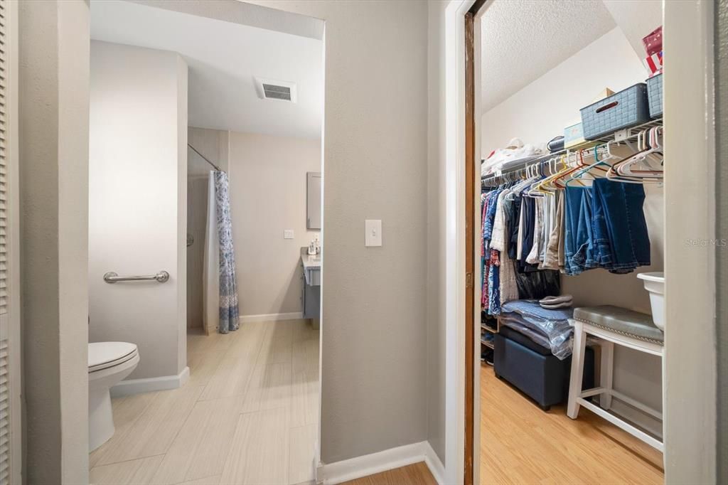 For Sale: $450,000 (3 beds, 2 baths, 1563 Square Feet)