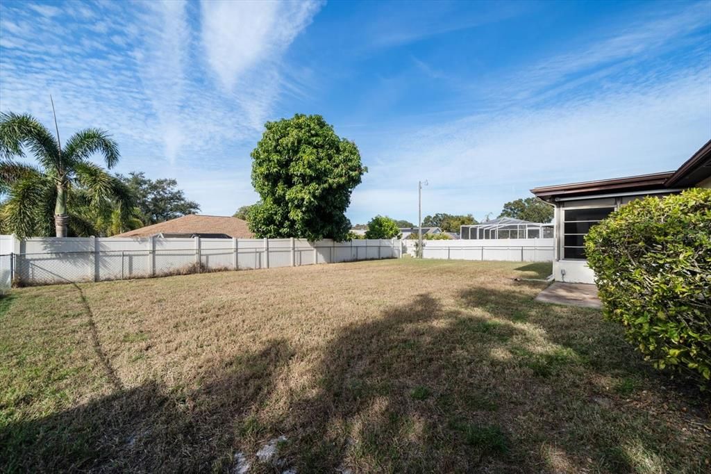 For Sale: $450,000 (3 beds, 2 baths, 1563 Square Feet)