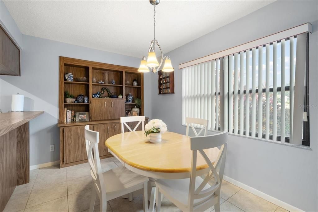 For Sale: $450,000 (3 beds, 2 baths, 1563 Square Feet)