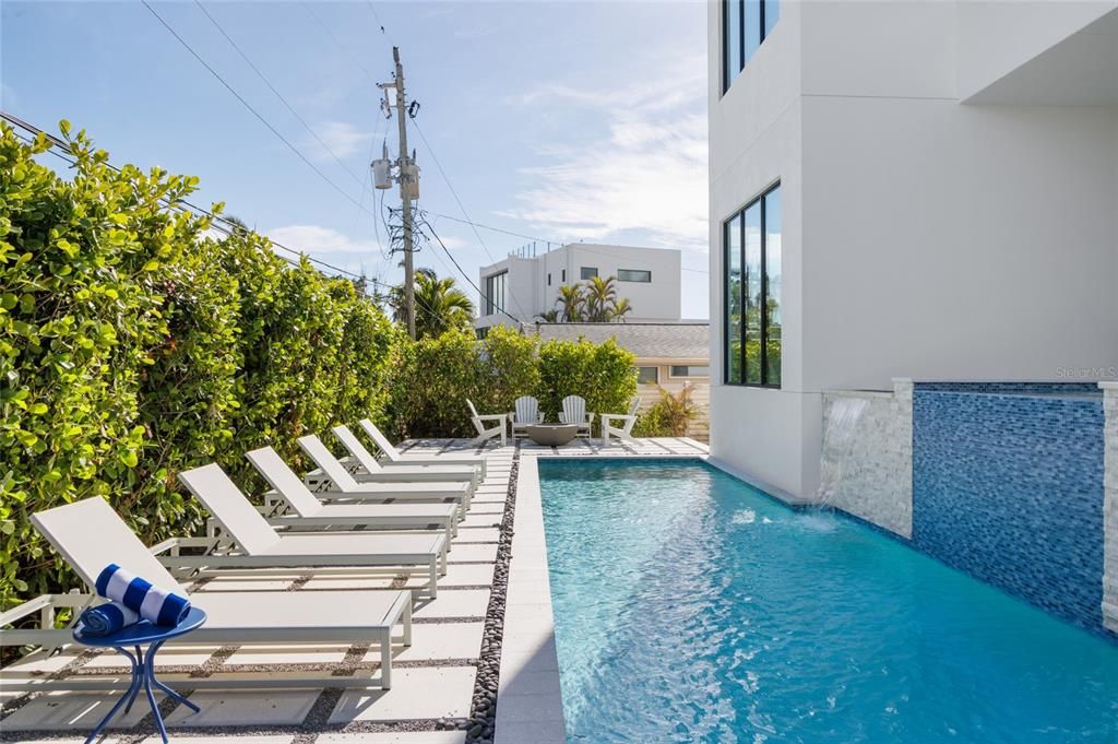 En Venta: $6,499,000 (5 camas, 6 baños, 4807 Pies cuadrados)