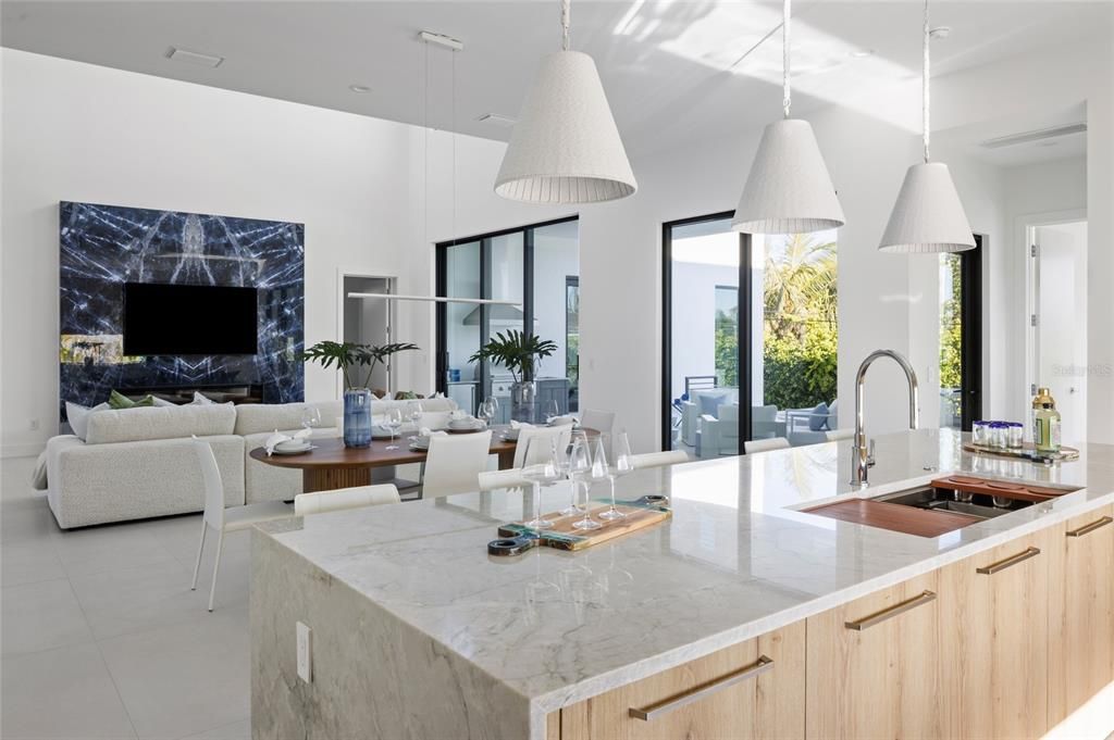 En Venta: $6,499,000 (5 camas, 6 baños, 4807 Pies cuadrados)