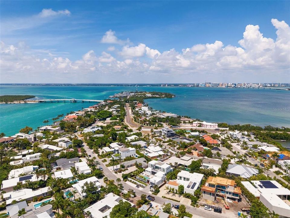 На продажу: $5,695,000 (5 спален, 6 ванн, 4807 Квадратных фут)