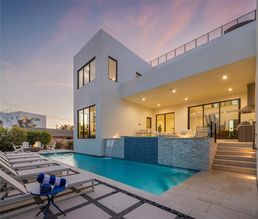 En Venta: $6,499,000 (5 camas, 6 baños, 4807 Pies cuadrados)