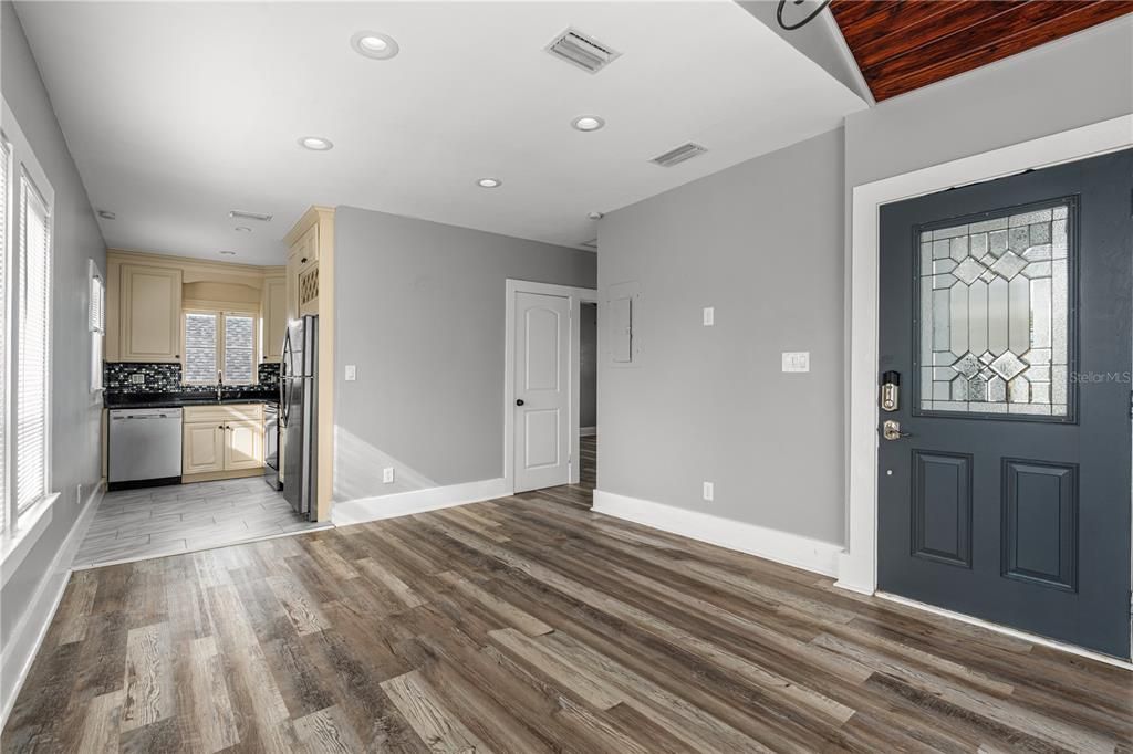 待售: $424,900 (8 贝兹, 0 浴室, 1288 平方英尺)