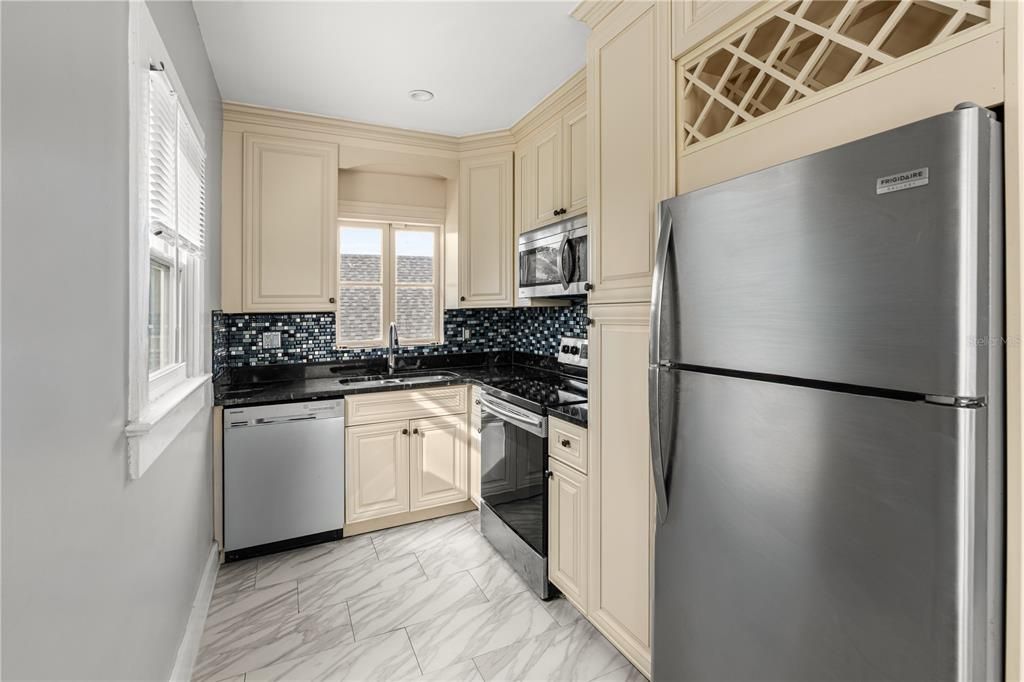 待售: $424,900 (8 贝兹, 0 浴室, 1288 平方英尺)