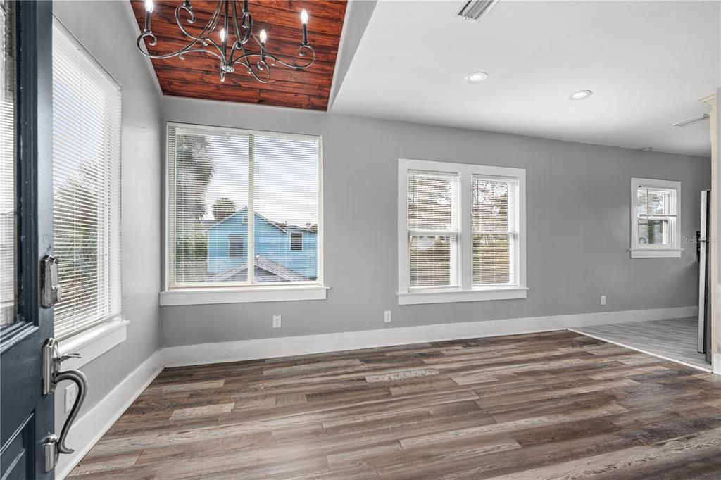 待售: $424,900 (8 贝兹, 0 浴室, 1288 平方英尺)