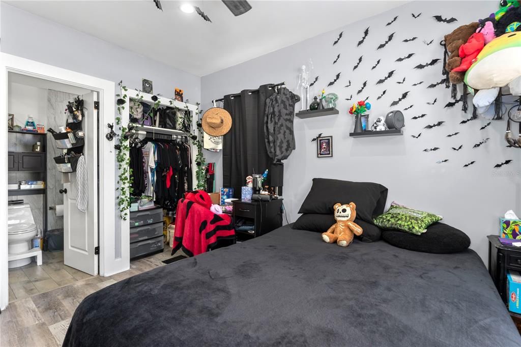 待售: $424,900 (8 贝兹, 0 浴室, 1288 平方英尺)