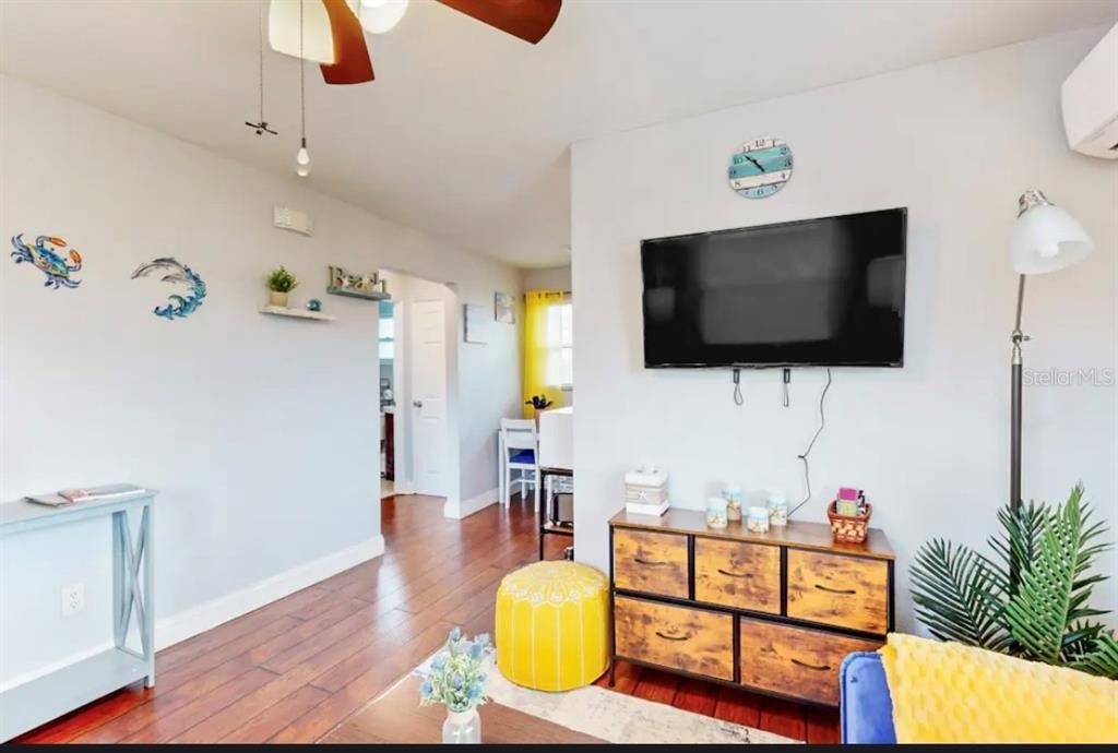 En Venta: $365,000 (2 camas, 0 baños, 1008 Pies cuadrados)