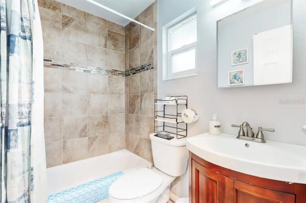 En Venta: $365,000 (2 camas, 0 baños, 1008 Pies cuadrados)