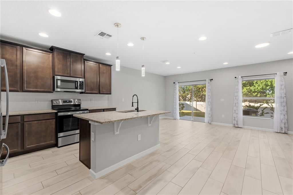 En Renta: $2,300 (3 camas, 2 baños, 1633 Pies cuadrados)