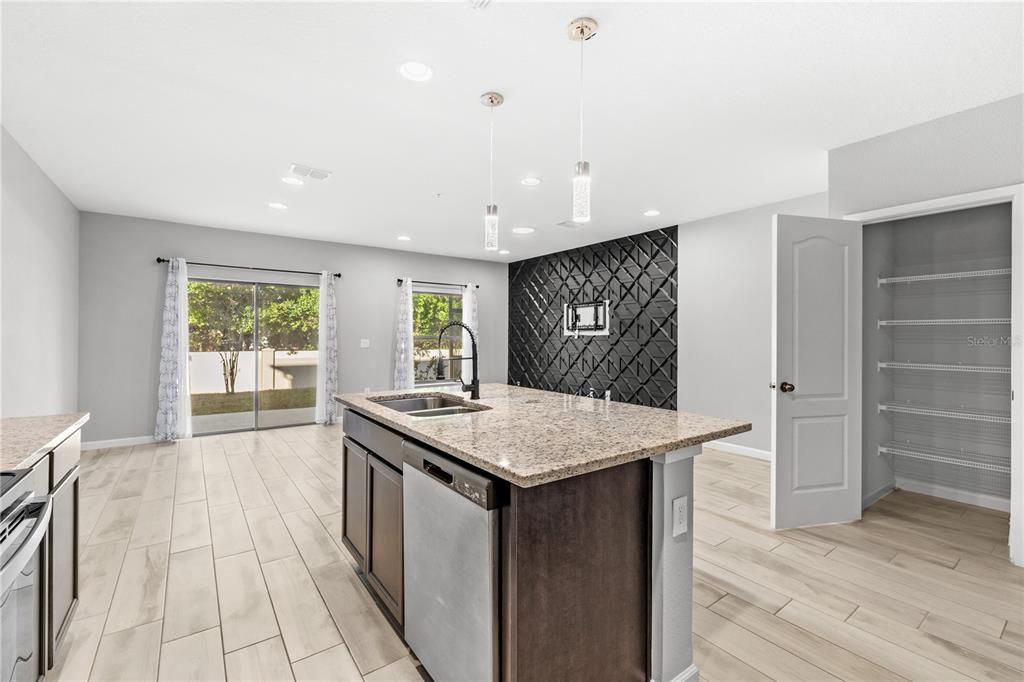 En Renta: $2,300 (3 camas, 2 baños, 1633 Pies cuadrados)