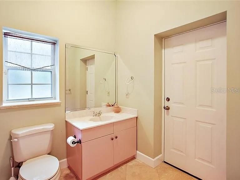 For Sale: $1,499,999 (5 beds, 4 baths, 6111 Square Feet)