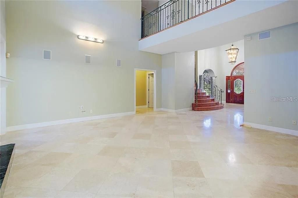 For Sale: $1,499,999 (5 beds, 4 baths, 6111 Square Feet)