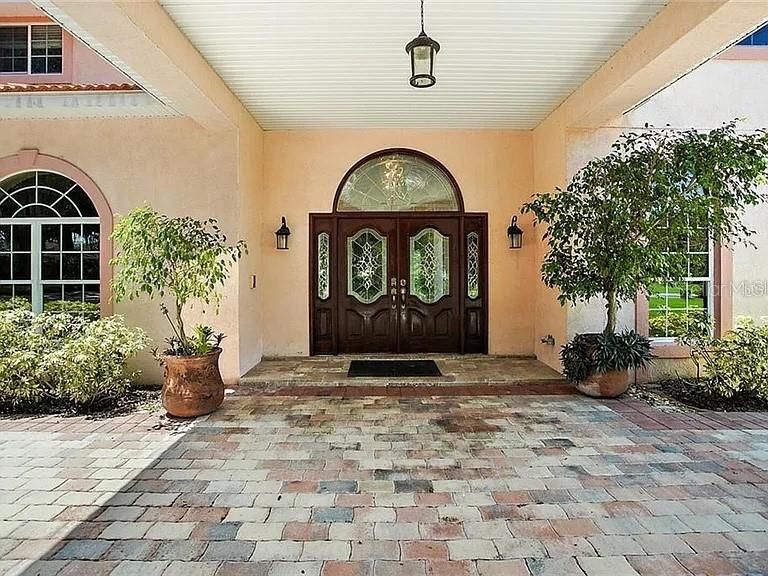 For Sale: $1,499,999 (5 beds, 4 baths, 6111 Square Feet)