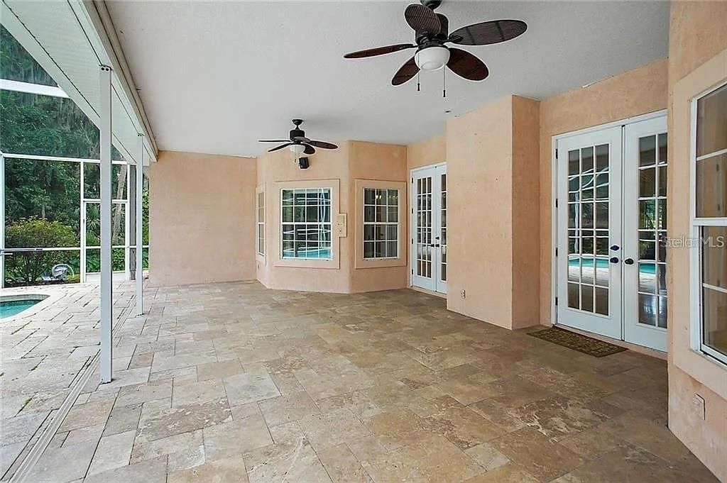 For Sale: $1,499,999 (5 beds, 4 baths, 6111 Square Feet)