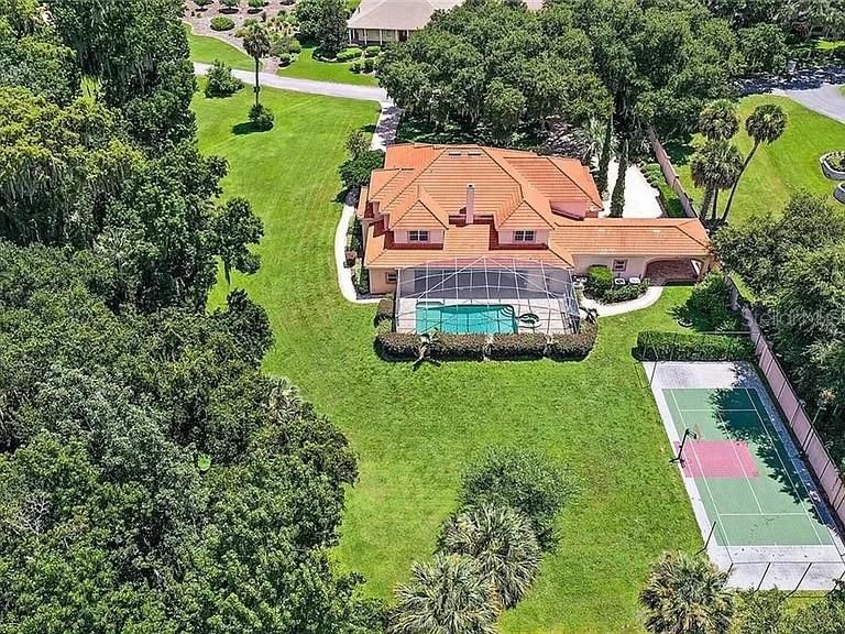 For Sale: $1,499,999 (5 beds, 4 baths, 6111 Square Feet)