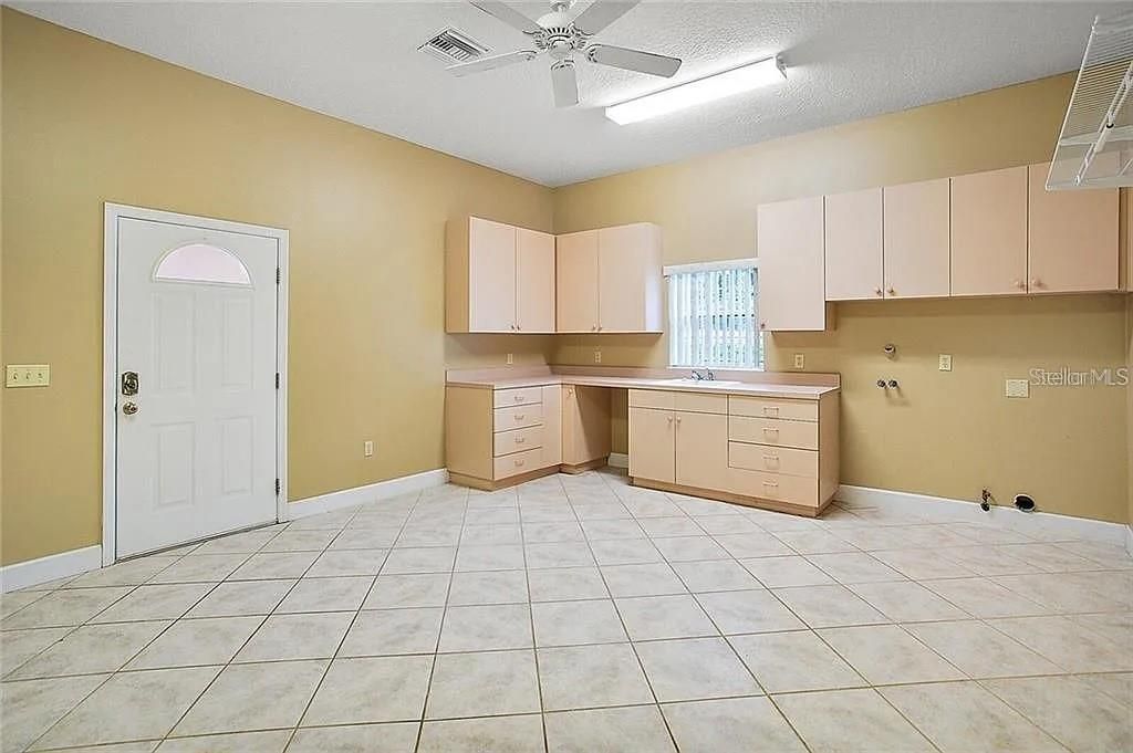 For Sale: $1,499,999 (5 beds, 4 baths, 6111 Square Feet)