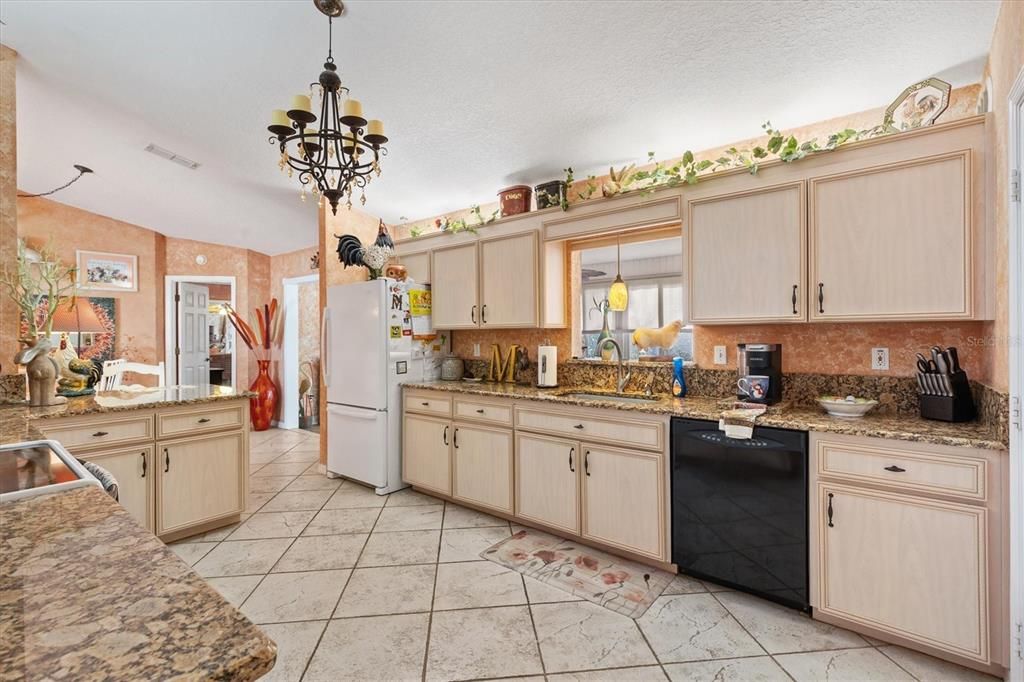 For Sale: $269,900 (2 beds, 2 baths, 1688 Square Feet)