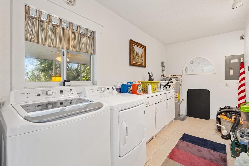 For Sale: $269,900 (2 beds, 2 baths, 1688 Square Feet)