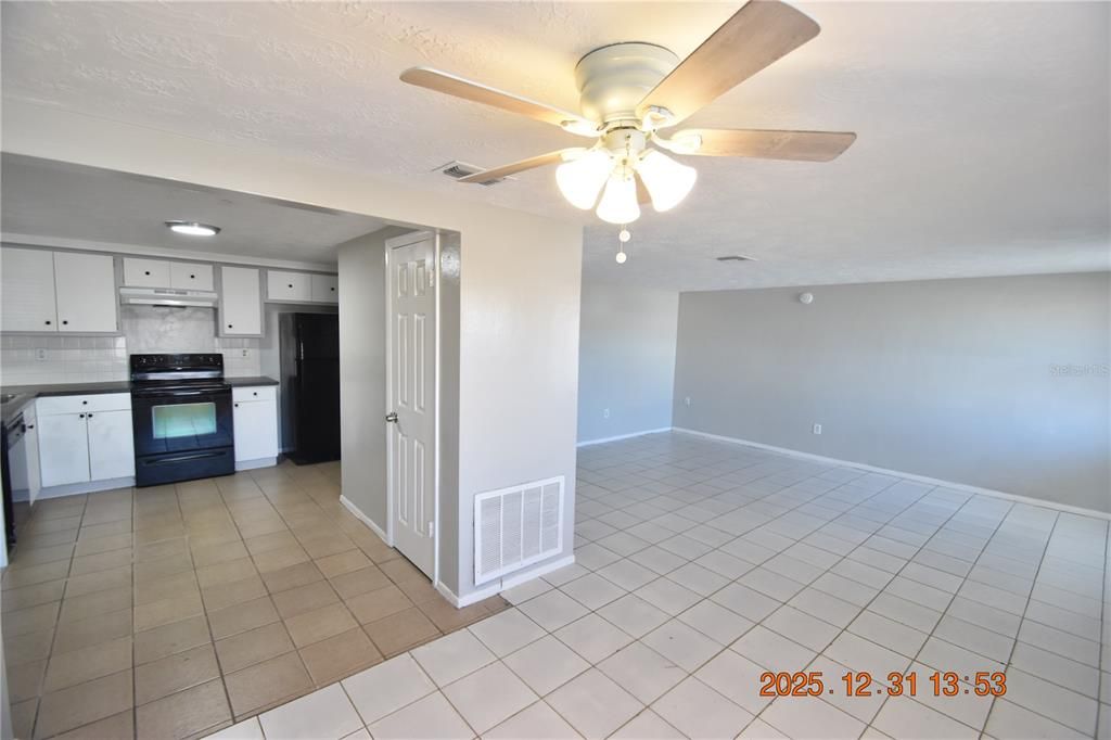 En Renta: $1,895 (4 camas, 2 baños, 1620 Pies cuadrados)