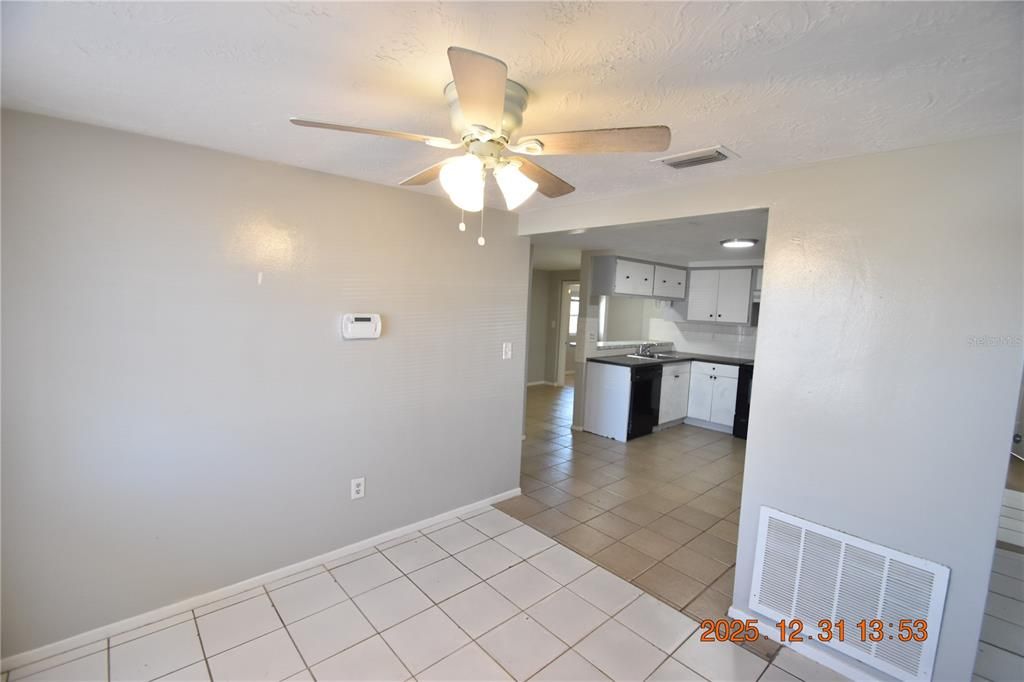 En Renta: $1,895 (4 camas, 2 baños, 1620 Pies cuadrados)