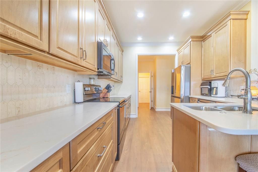 En Venta: $405,000 (3 camas, 2 baños, 2027 Pies cuadrados)