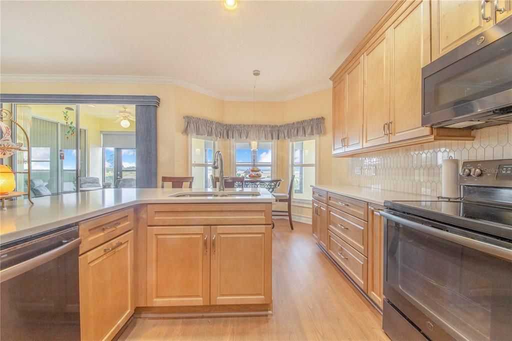 En Venta: $405,000 (3 camas, 2 baños, 2027 Pies cuadrados)