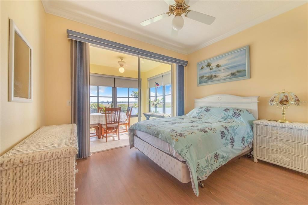 En Venta: $405,000 (3 camas, 2 baños, 2027 Pies cuadrados)