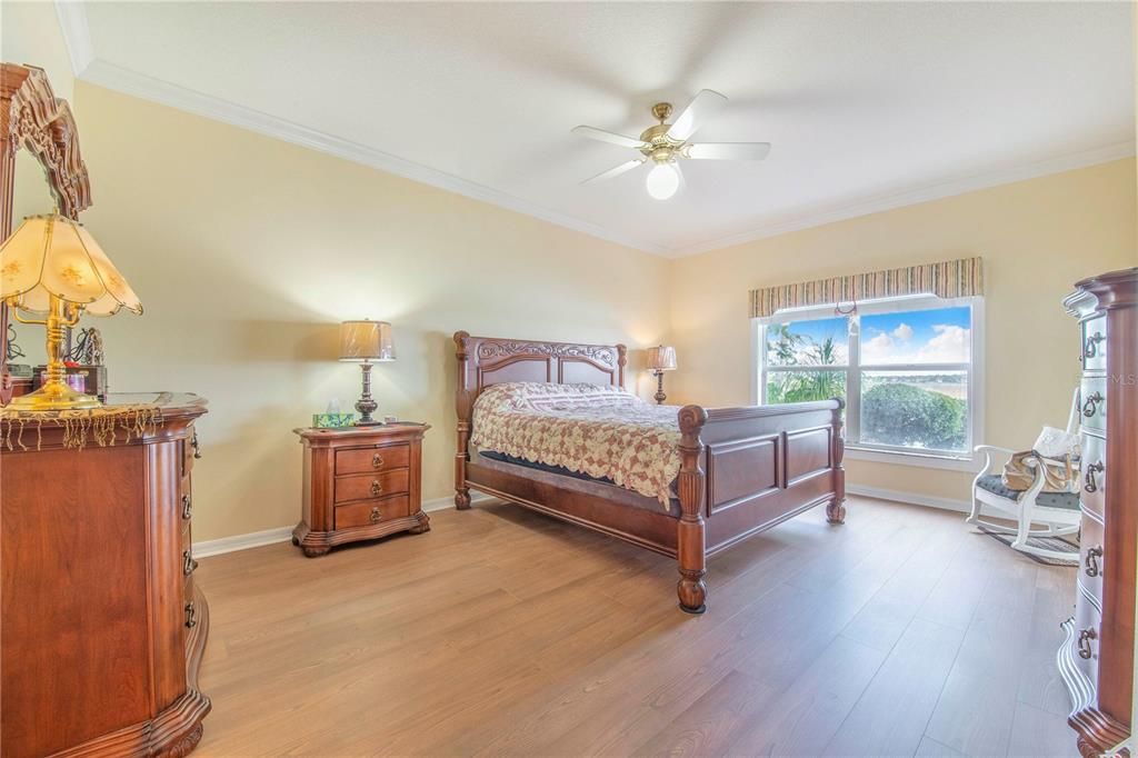 En Venta: $405,000 (3 camas, 2 baños, 2027 Pies cuadrados)