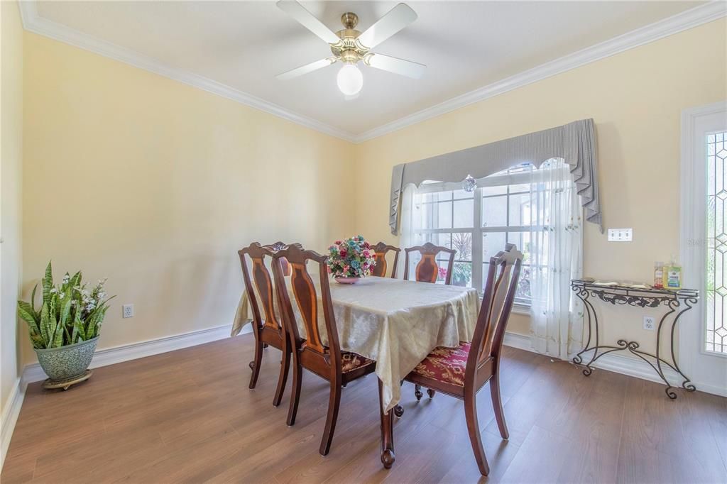 En Venta: $405,000 (3 camas, 2 baños, 2027 Pies cuadrados)