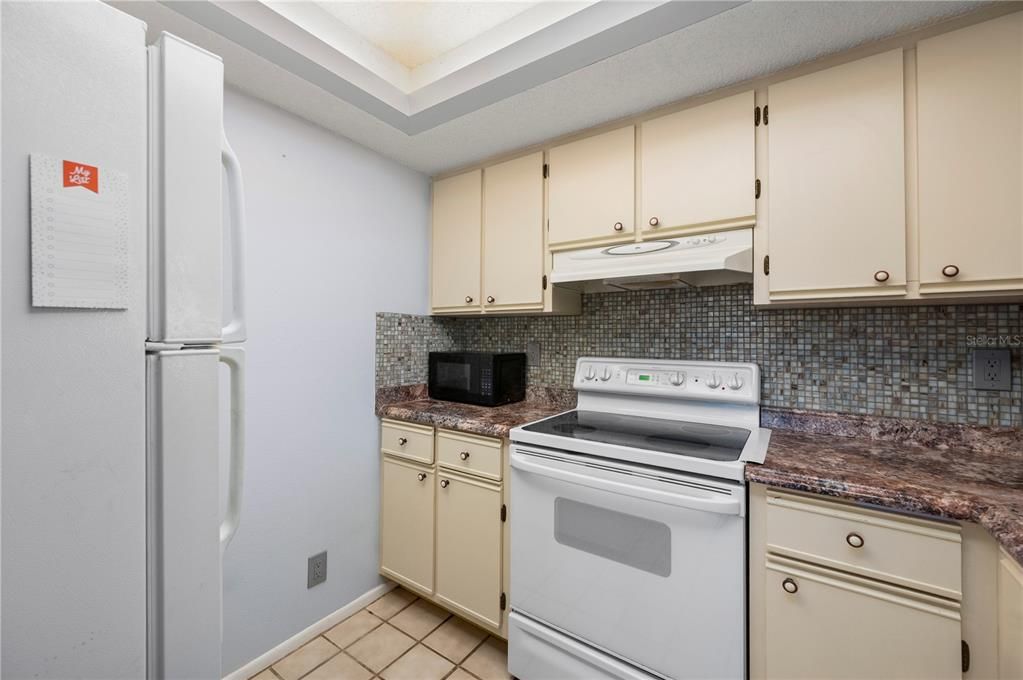 На продажу: $139,900 (2 спален, 2 ванн, 838 Квадратных фут)