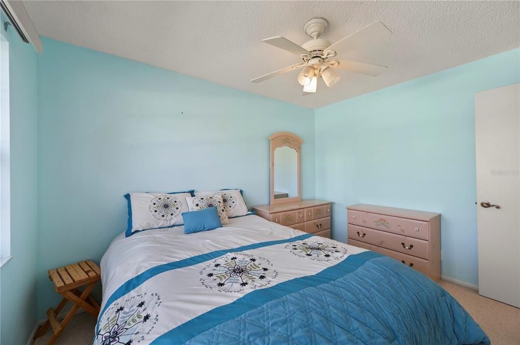 На продажу: $139,900 (2 спален, 2 ванн, 838 Квадратных фут)