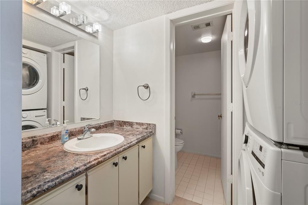 На продажу: $139,900 (2 спален, 2 ванн, 838 Квадратных фут)