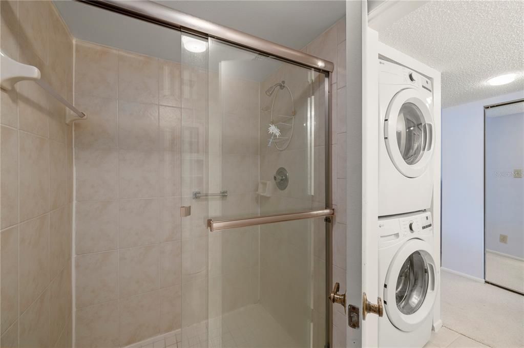 На продажу: $139,900 (2 спален, 2 ванн, 838 Квадратных фут)